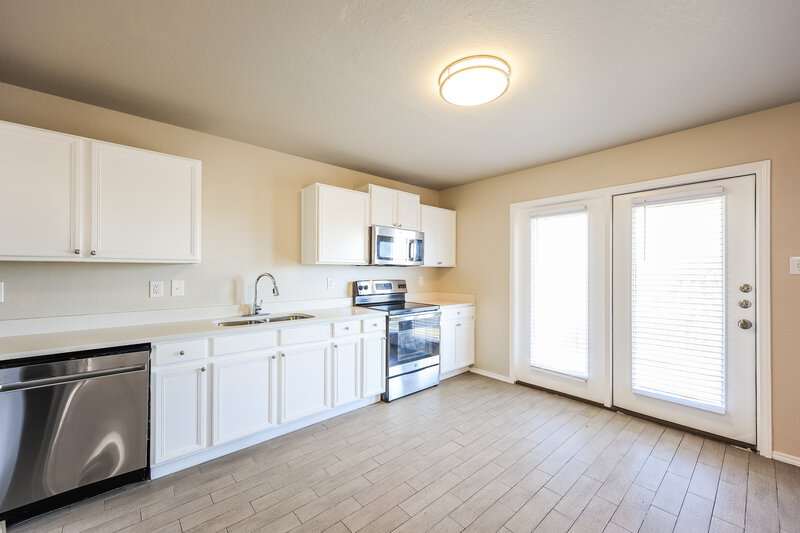 1,480/Mo, 6206 Kensinger Pass Converse, TX 78109 Kitchen View 3