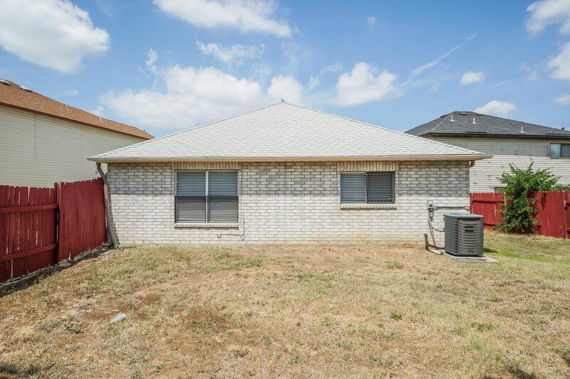 1,740/Mo, 8767 Seneca Crk Converse, TX 78109 Rear View