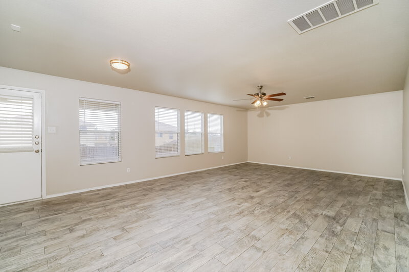 2,110/Mo, 228 Weeping Willow Cibolo, TX 78108 Family Room View