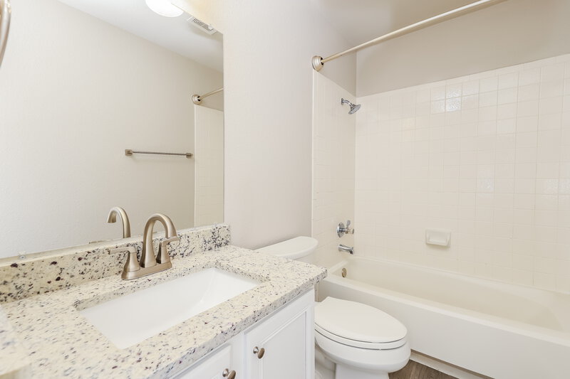 3,120/Mo, 4826 Encanto Creek Dr San Antonio, TX 78247 Bathroom View 2