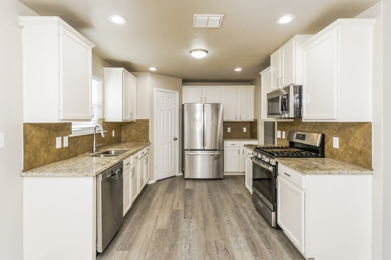 1,740/Mo, 110 Golden Wren San Antonio, TX 78253 Kitchen View 2