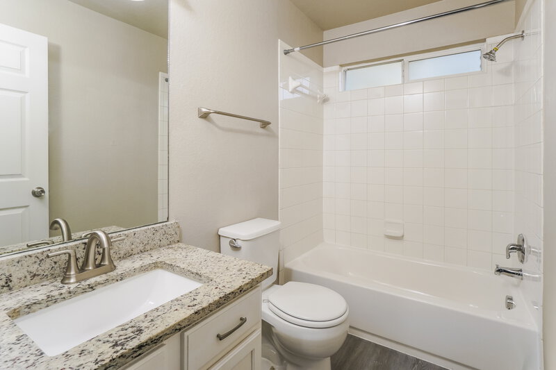 1,740/Mo, 110 Golden Wren San Antonio, TX 78253 Bathroom View