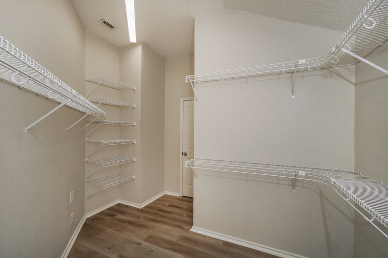 2,085/Mo, 204 Nandina Ct Cibolo, TX 78108 Walk In Closet View