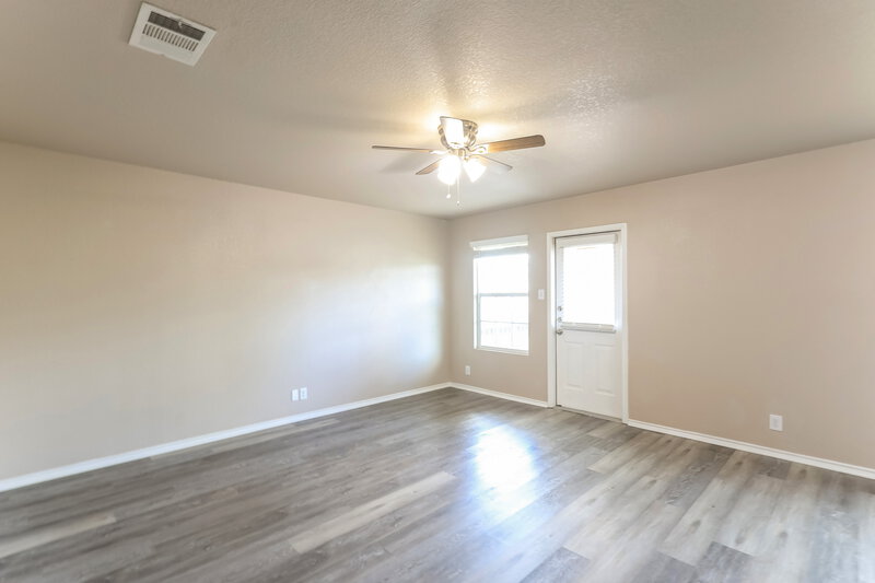 1,710/Mo, 11511 Oaks Hike San Antonio, TX 78245 Living Room View 3