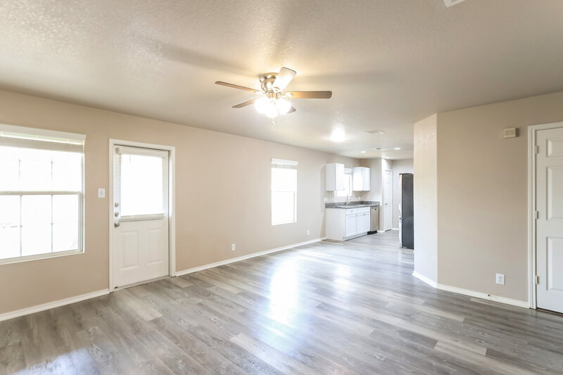 1,710/Mo, 11511 Oaks Hike San Antonio, TX 78245 Living Room View 4