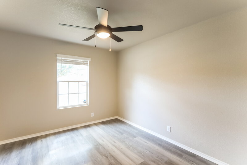 1,710/Mo, 11511 Oaks Hike San Antonio, TX 78245 Main Bedroom View 2