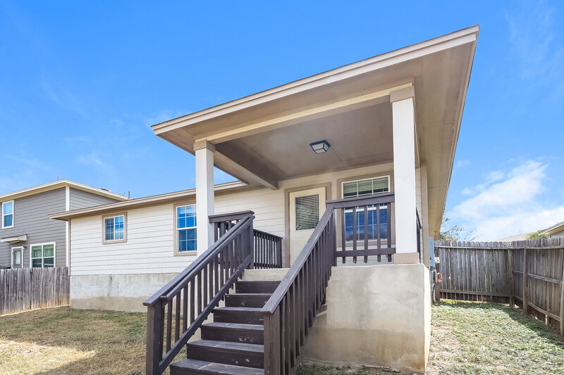 1,710/Mo, 11511 Oaks Hike San Antonio, TX 78245 Rear View