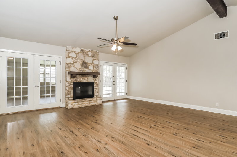 2,075/Mo, 3506 McCormick St San Antonio, TX 78247 Living Room View 2