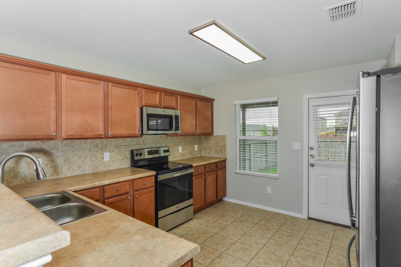 1,830/Mo, 10215 Castello Cyn San Antonio, TX 78254 Kitchen View 2