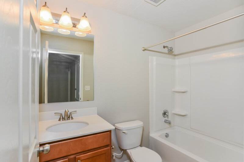 1,830/Mo, 10215 Castello Cyn San Antonio, TX 78254 Bathroom View