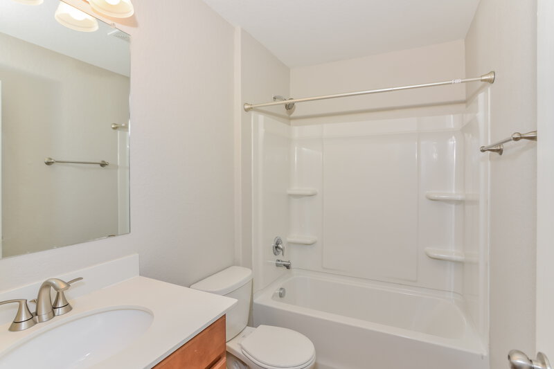 1,830/Mo, 10215 Castello Cyn San Antonio, TX 78254 Bathroom View 2