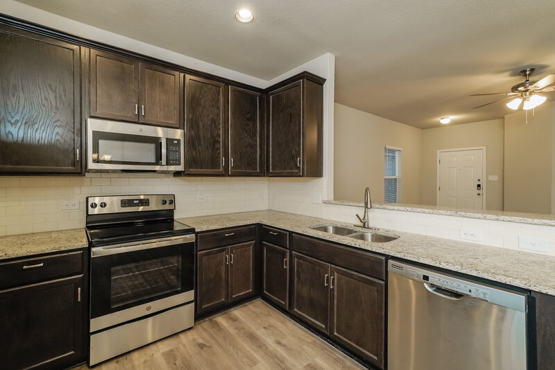 1,665/Mo, 2410 Rainbow Basin Converse, TX 78109 Kitchen View 2