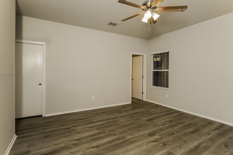1,665/Mo, 2410 Rainbow Basin Converse, TX 78109 Main Bedroom View