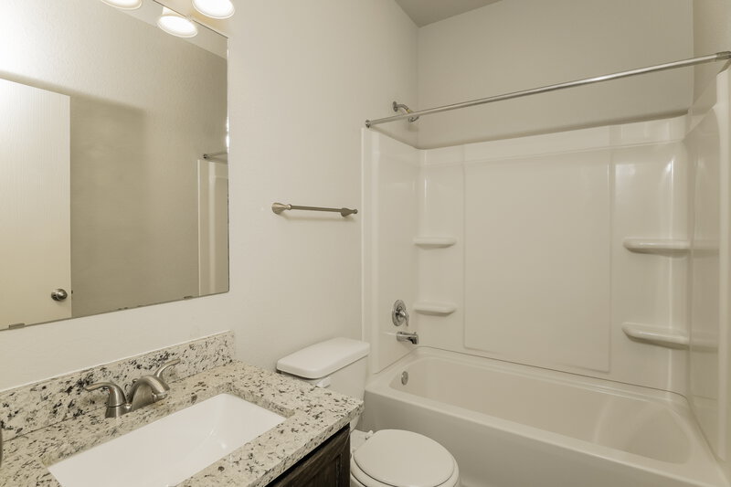 1,665/Mo, 2410 Rainbow Basin Converse, TX 78109 Bathroom View