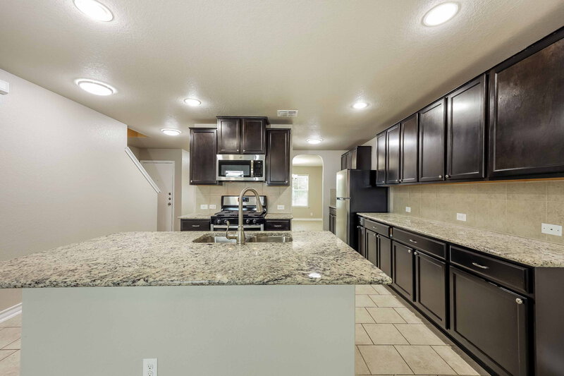1,850/Mo, 715 Fly Catcher San Antonio, TX 78253 Kitchen View