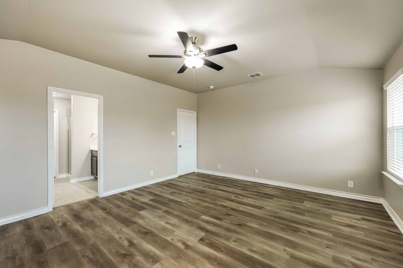 1,850/Mo, 715 Fly Catcher San Antonio, TX 78253 Main Bedroom View 2