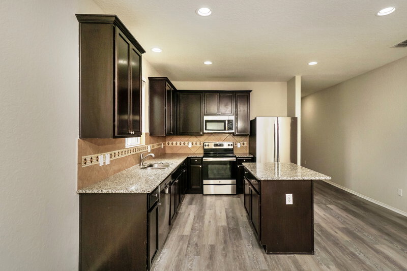 1,950/Mo, 27619 Lasso Bnd San Antonio, TX 78260 Kitchen View 2