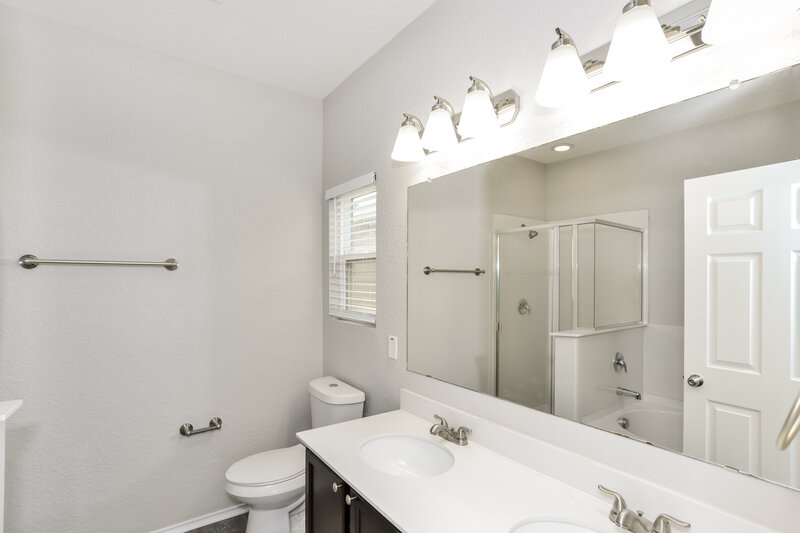 1,920/Mo, 27619 Lasso Bnd San Antonio, TX 78260 Main Bathroom View