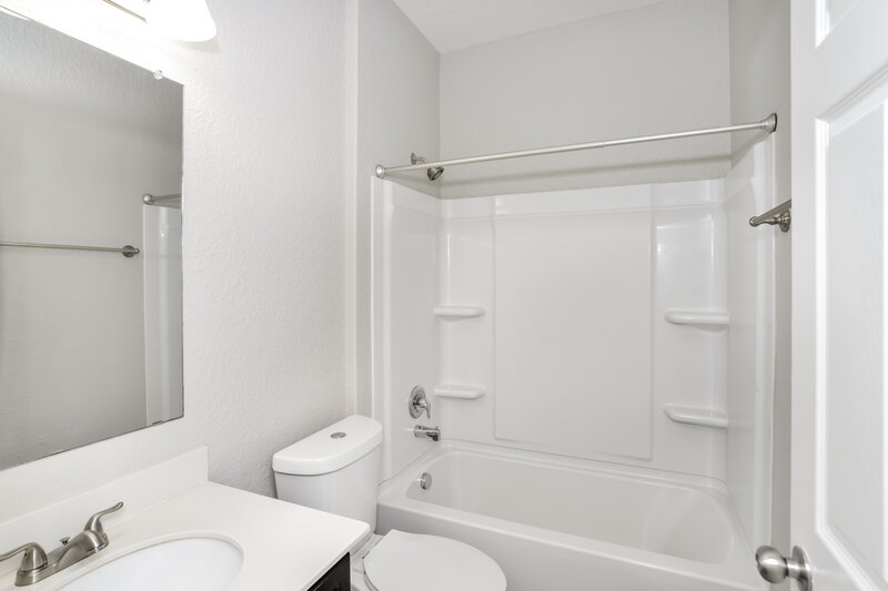 1,920/Mo, 27619 Lasso Bnd San Antonio, TX 78260 Bathroom View