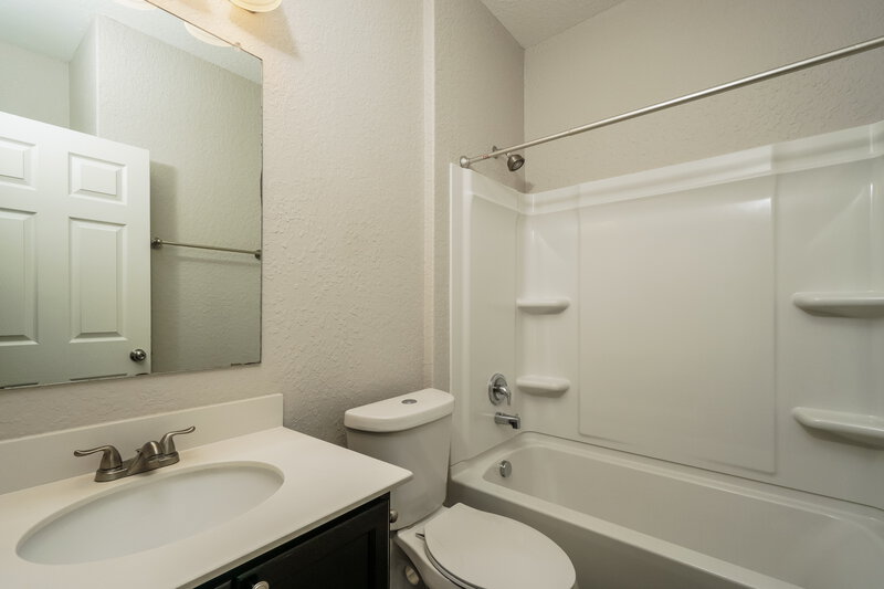 1,950/Mo, 27619 Lasso Bnd San Antonio, TX 78260 Bathroom View