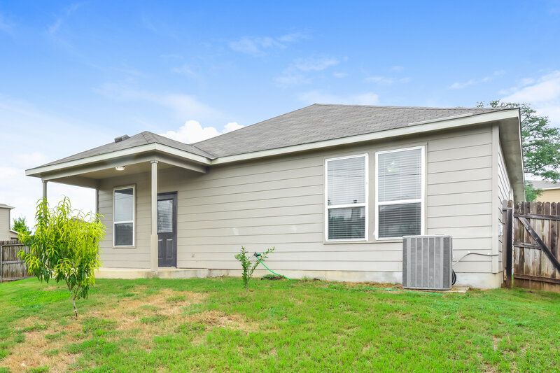 1,920/Mo, 27619 Lasso Bnd San Antonio, TX 78260 Rear View