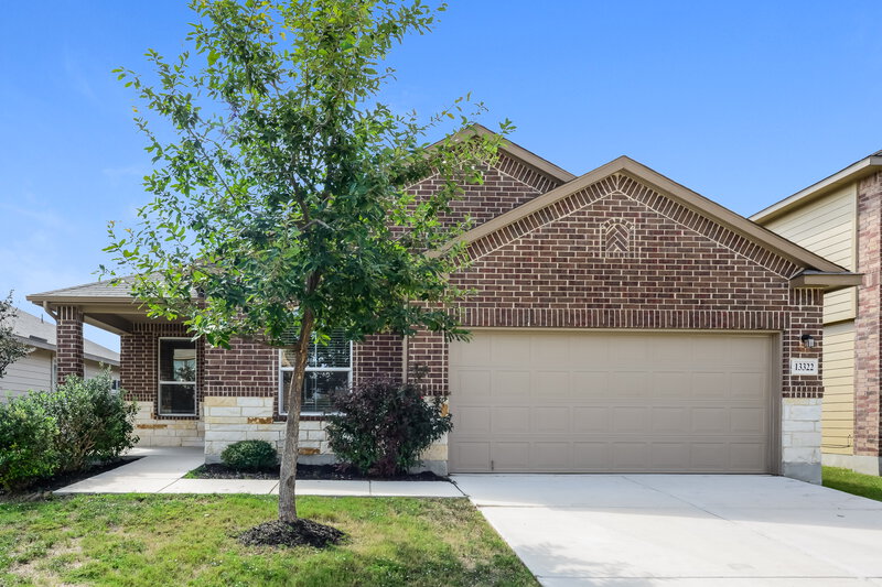 2,120/Mo, 13322 Frio Parke San Antonio, TX 78254 External View