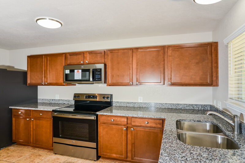 1,710/Mo, 10722 Rimfire Run Ln San Antonio, TX 78245 Kitchen View