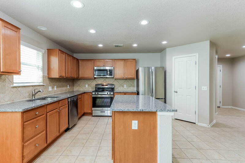 1,675/Mo, 3434 Maguey Trl San Antonio, TX 78245 Kitchen View 3