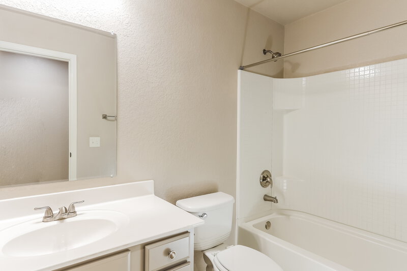 1,675/Mo, 3434 Maguey Trl San Antonio, TX 78245 Bathroom View