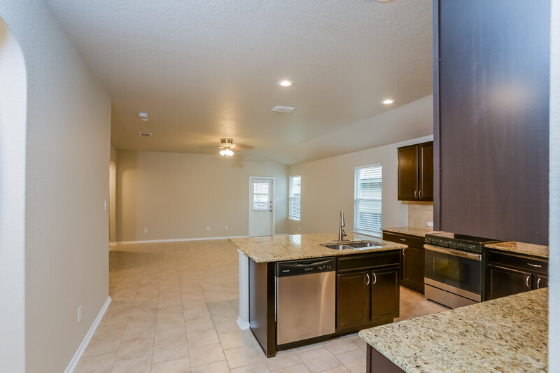 1,850/Mo, 1727 Aspen Silver San Antonio, TX 78245 Kitchen View 2