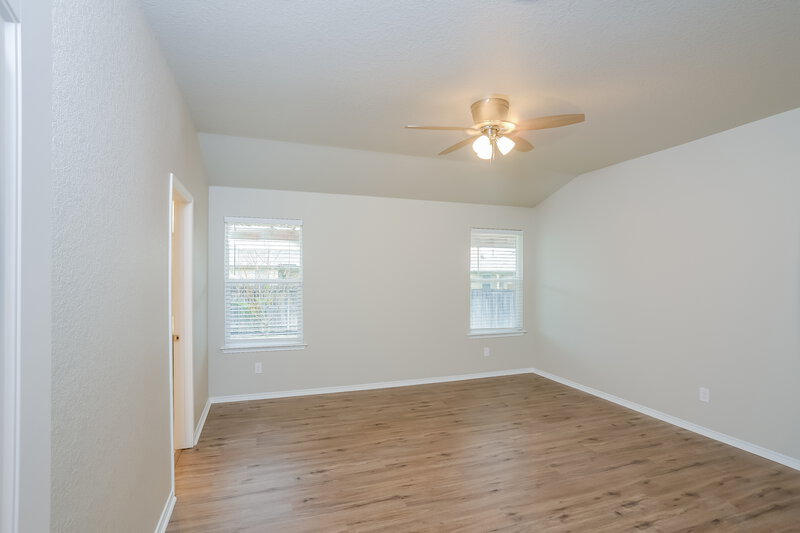 1,850/Mo, 1727 Aspen Silver San Antonio, TX 78245 Main Bedroom View