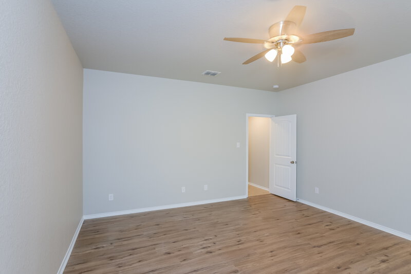 1,850/Mo, 1727 Aspen Silver San Antonio, TX 78245 Main Bedroom View 2