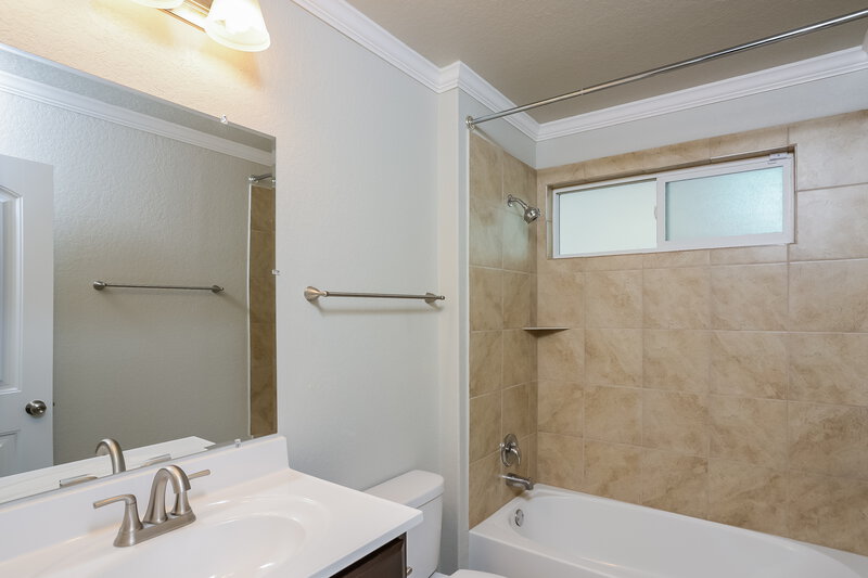 1,850/Mo, 1727 Aspen Silver San Antonio, TX 78245 Bathroom View