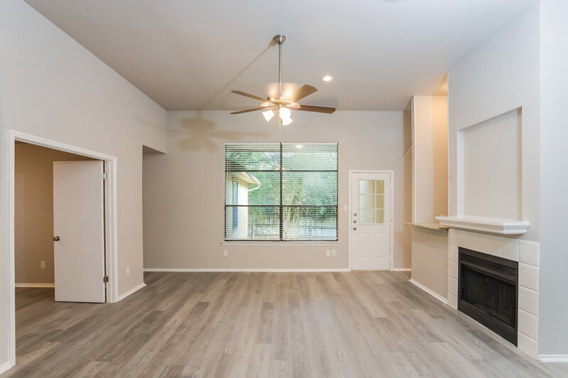 2,250/Mo, 7422 Silent Hls San Antonio, TX 78250 Living Room View