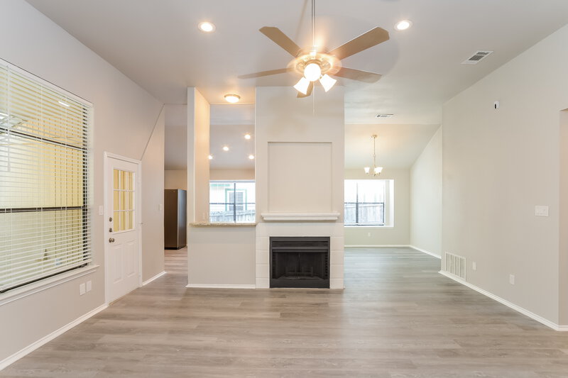 2,250/Mo, 7422 Silent Hls San Antonio, TX 78250 Living Room View 2