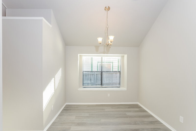 2,250/Mo, 7422 Silent Hls San Antonio, TX 78250 Dining Room View