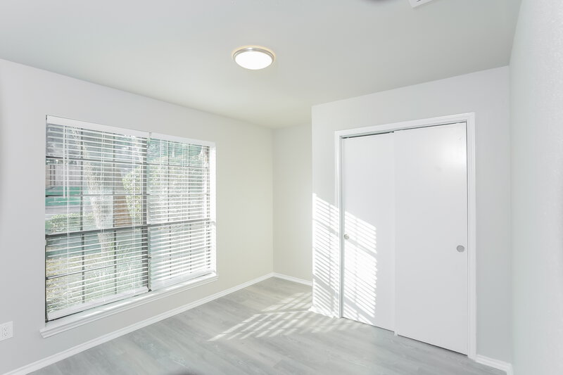 2,250/Mo, 7422 Silent Hls San Antonio, TX 78250 Bedroom View 3