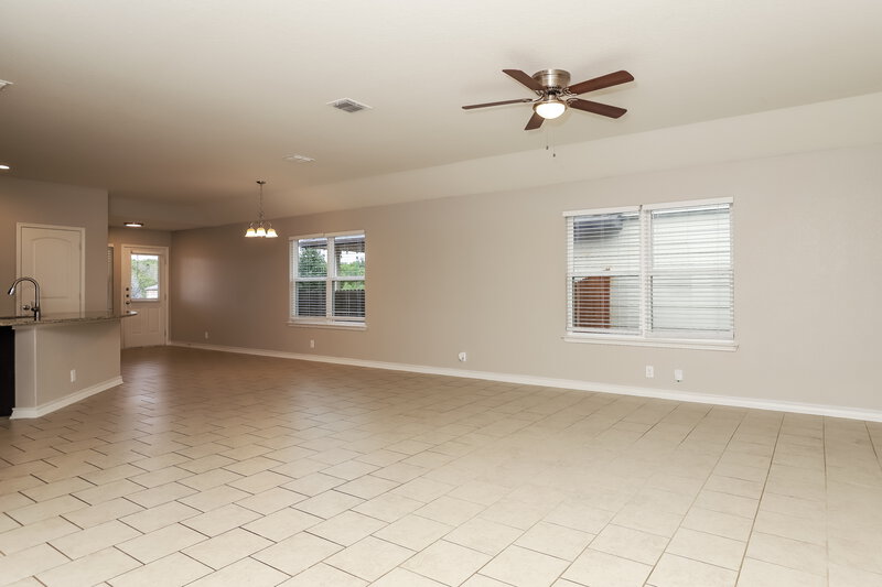 1,725/Mo, 14106 Cremello Fls San Antonio, TX 78254 Living Room View 3