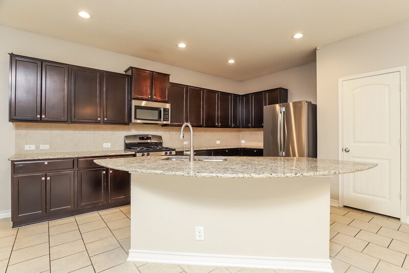 1,725/Mo, 14106 Cremello Fls San Antonio, TX 78254 Kitchen View
