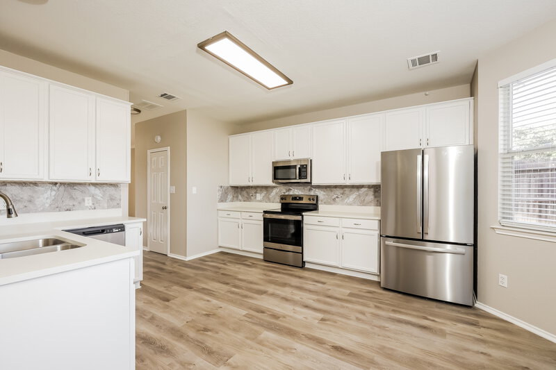 3,120/Mo, 15630 Knollcliff San Antonio, TX 78247 Kitchen View