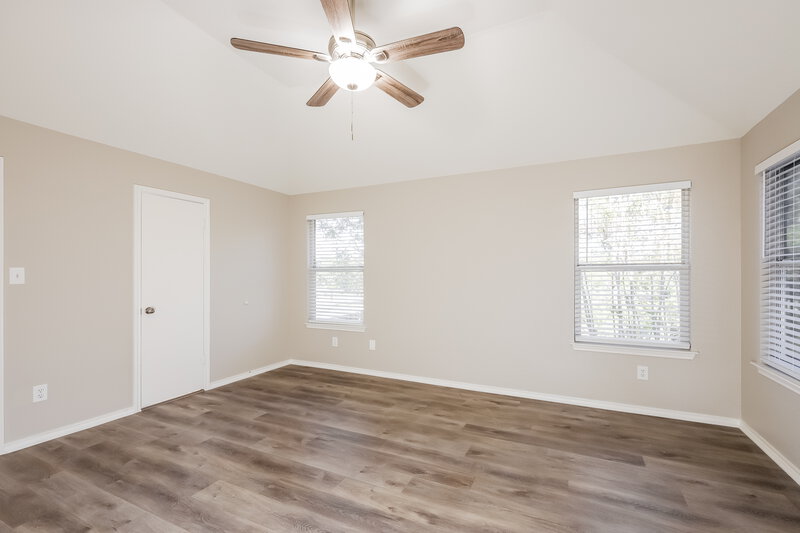 3,120/Mo, 15630 Knollcliff San Antonio, TX 78247 Main Bedroom View