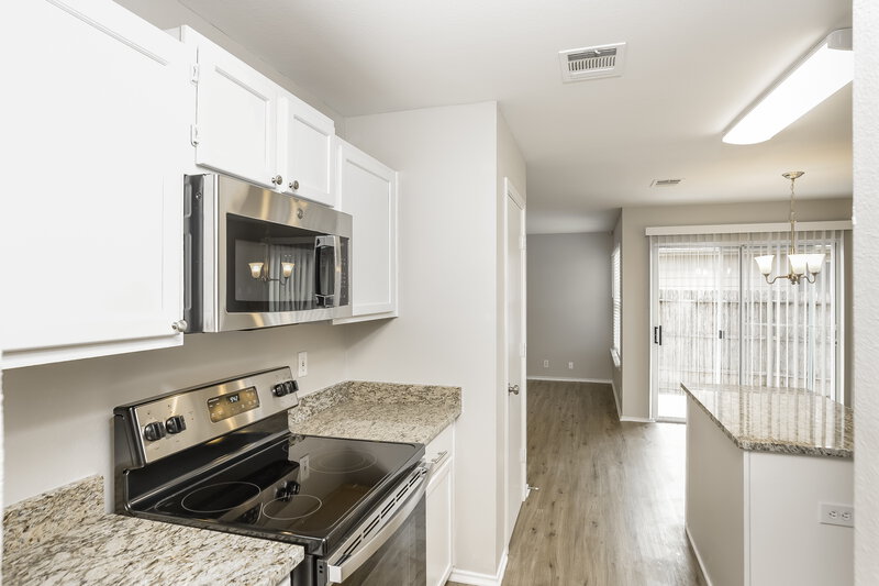 1,925/Mo, 8211 Maloy Mnr San Antonio, TX 78250 Kitchen View
