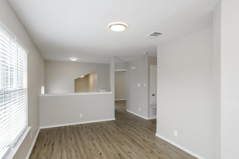 1,925/Mo, 8211 Maloy Mnr San Antonio, TX 78250 Loft View