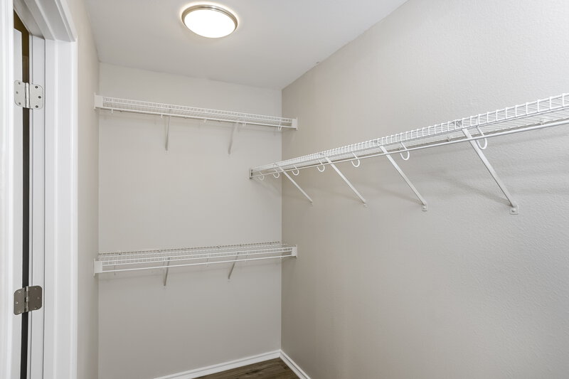 1,925/Mo, 8211 Maloy Mnr San Antonio, TX 78250 Walk In Closet View