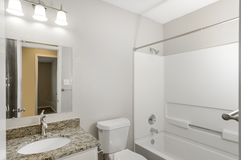 1,925/Mo, 8211 Maloy Mnr San Antonio, TX 78250 Bathroom View