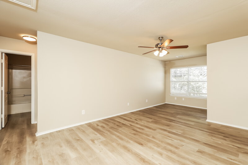 1,810/Mo, 10427 Overland Crk San Antonio, TX 78245 Bedroom View 3