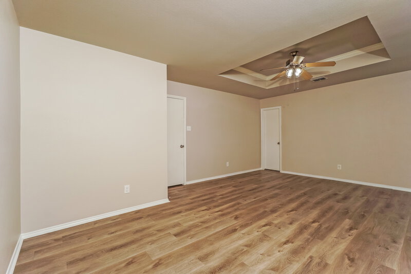2,050/Mo, 25106 Longbranch Run San Antonio, TX 78261 Main Bedroom View 2