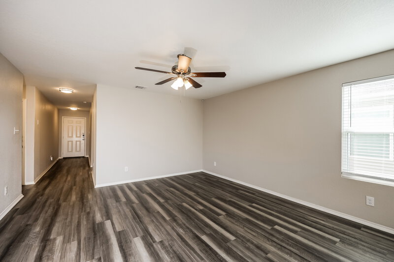 1,610/Mo, 9723 Marbach Hl San Antonio, TX 78245 Living Room View 4