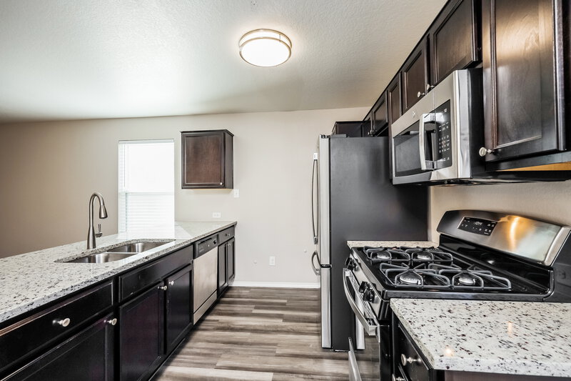 1,610/Mo, 9723 Marbach Hl San Antonio, TX 78245 No Caption View
