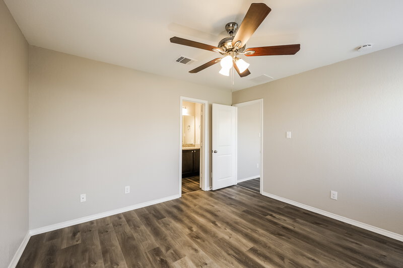 1,610/Mo, 9723 Marbach Hl San Antonio, TX 78245 Main Bedroom View 2